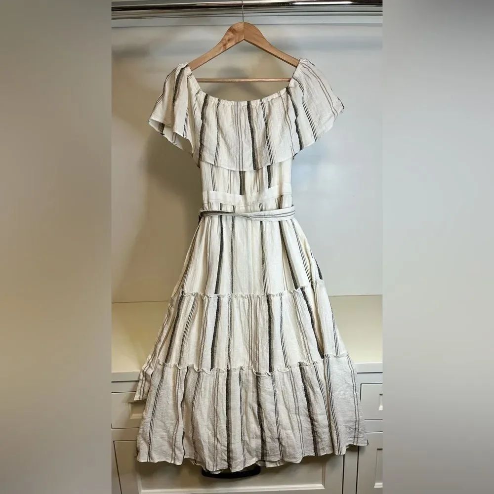 NWOT, Isaac Mizrahi belted dress size 12